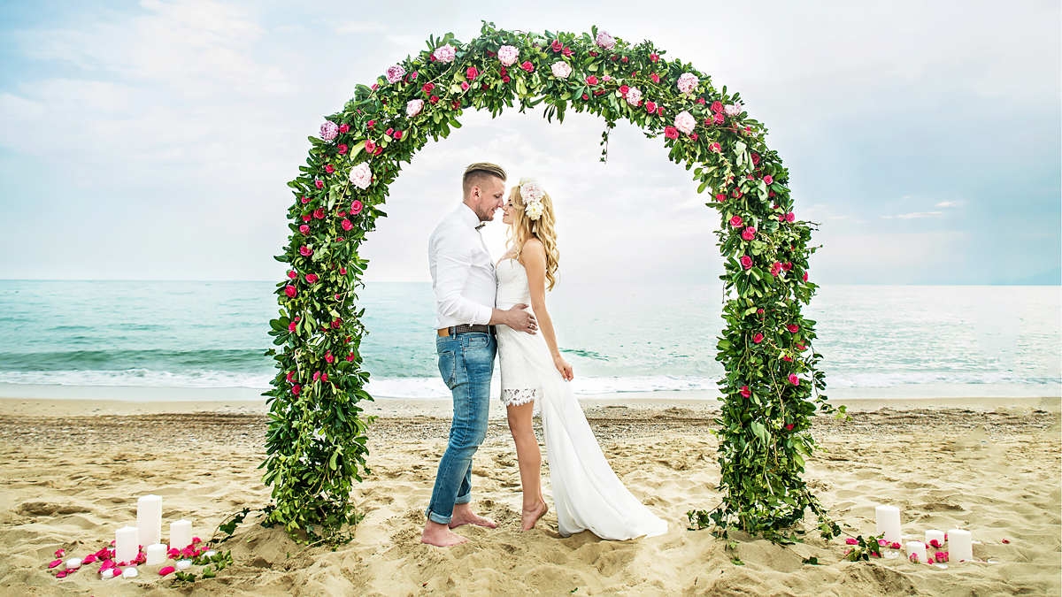 Символическая свадьба на пляже в Италии, свадебный фотограф Италия