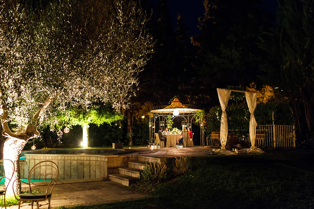 wedding dinner outside tuscany