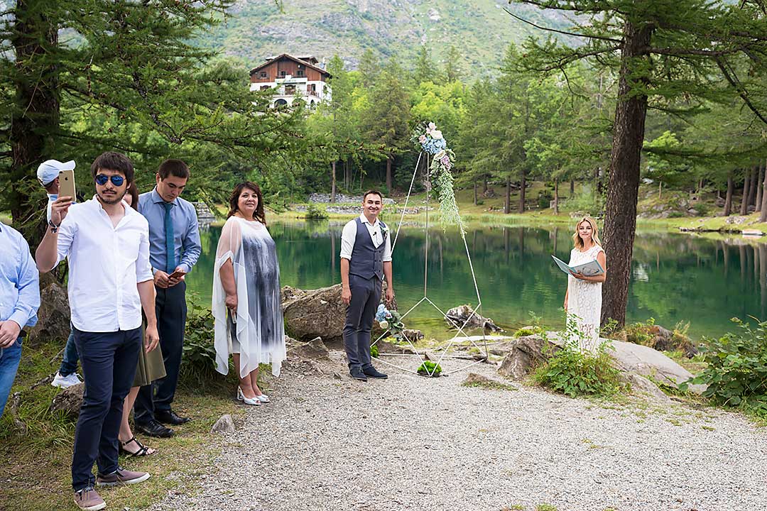 выход невесты свадьба на озере италия