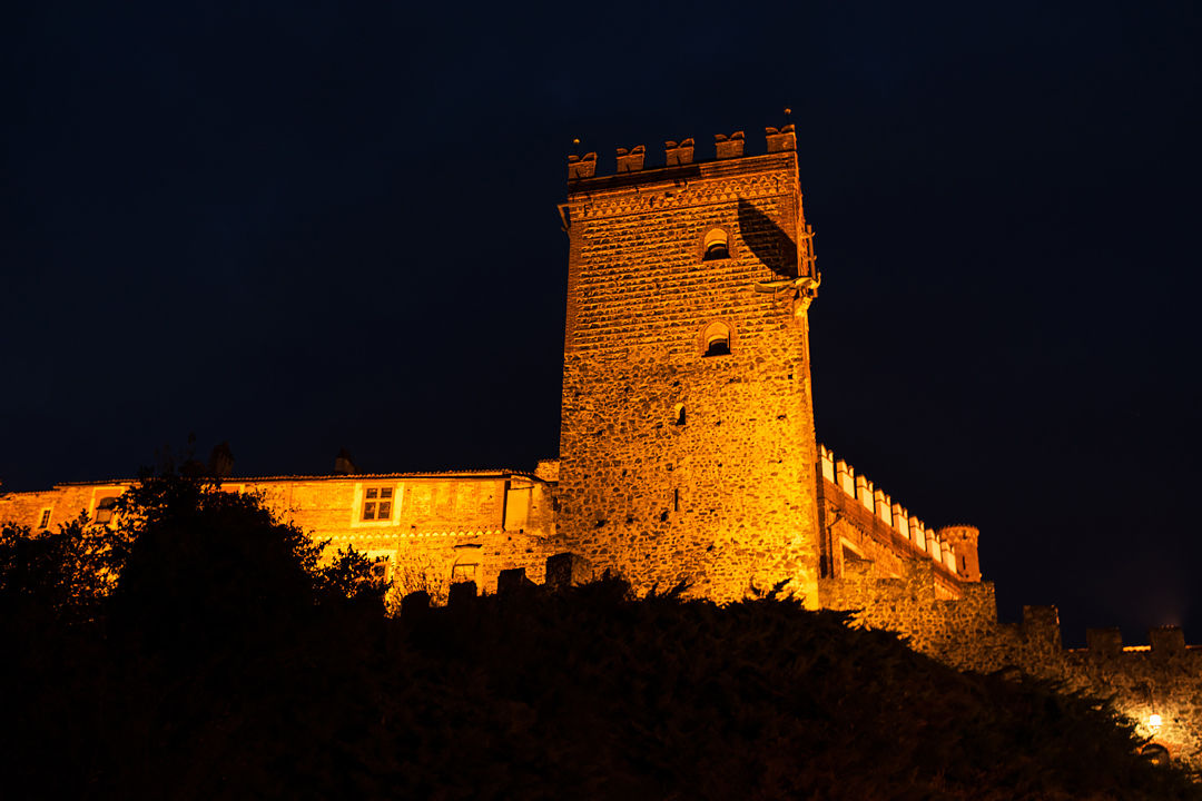средневековый замок италия